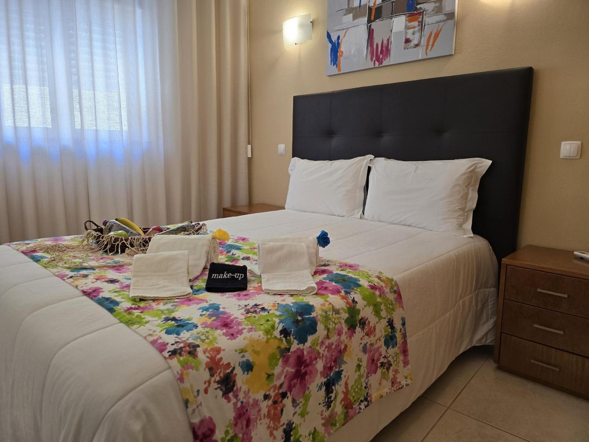 Lc'S Guesthouse Lagos Ngoại thất bức ảnh